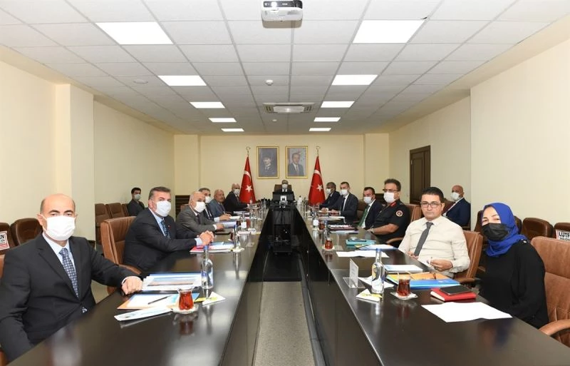 Vali Su: “Öğrencilerin barınma, ulaşım ve güvenlik konularında tüm tedbirler alındı”
