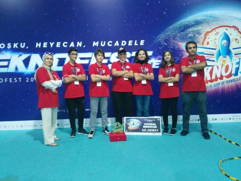 Meram’da Bilim Kurtları TEKNOFEST’ten birincilikle döndü
