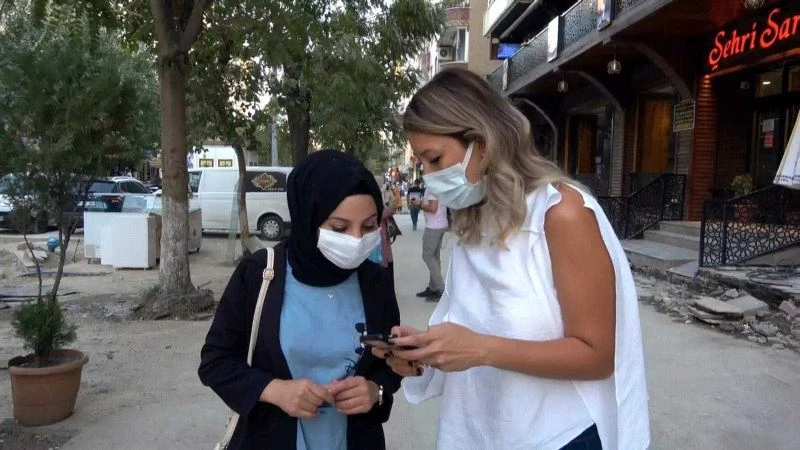 Siirt’te aşı ikna timi, aşı olmayan vatandaşlarla konuşup ikna ediyorlar
