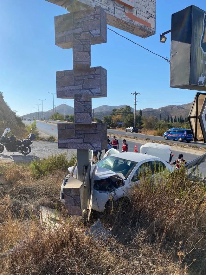 Hırsız polis kovalamacası kaza ile sonuçlandı