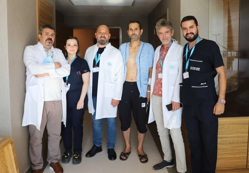 Göğüs kafesi açılmadan kalp kapağı değiştirildi
