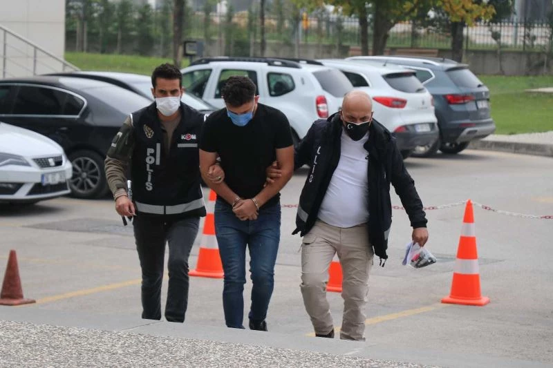 TEM’de kovalamacada 215 bin 625 adet uyuşturucu hap ele geçirildi
