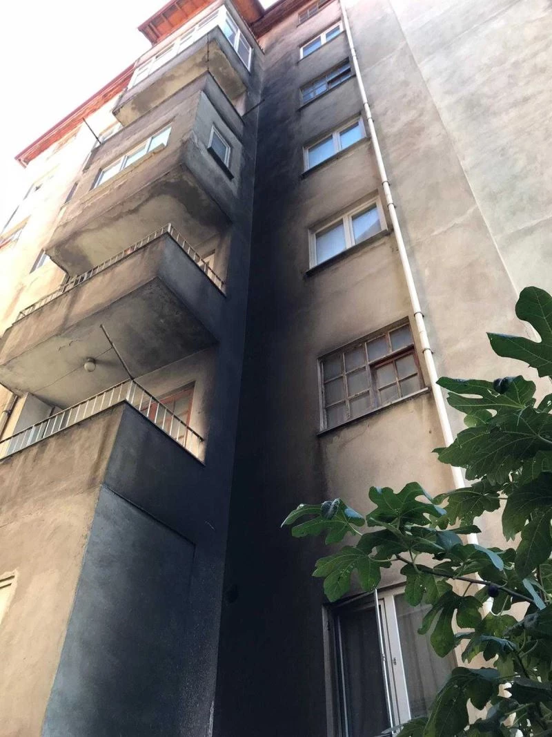Apartmanın yakıt kazanı alev aldı

