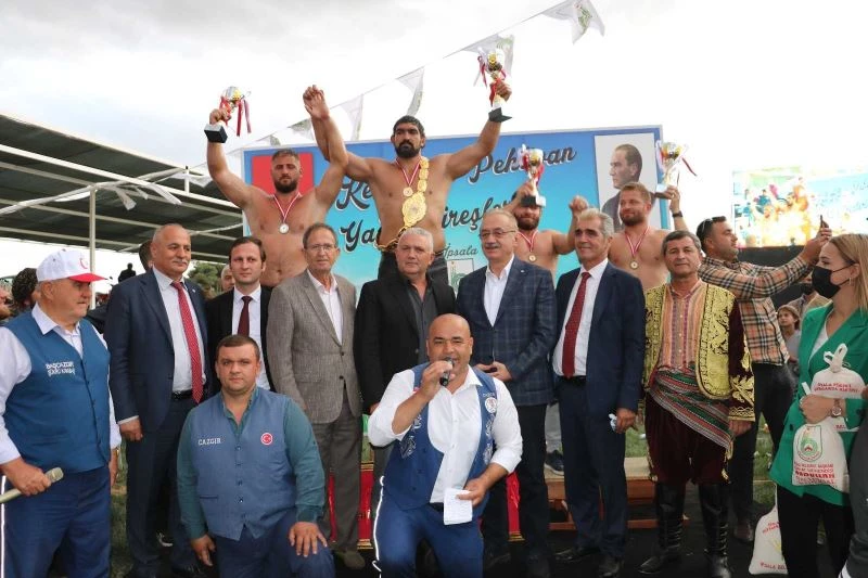 Kel Aliço Güreşleri’nde başpehlivan İsmail Koç oldu
