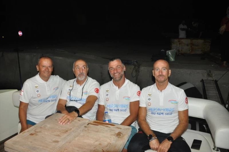 Emre Seven, deniz kirliliğine dikkati çekmek amacıyla Mersin