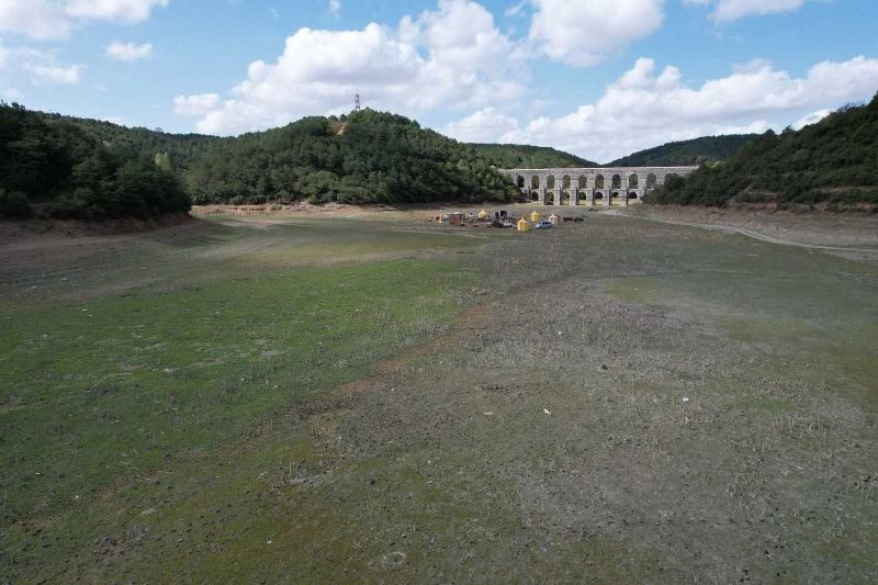 Bir kısmı kuruyan Alibeyköy Barajı film seti oldu
