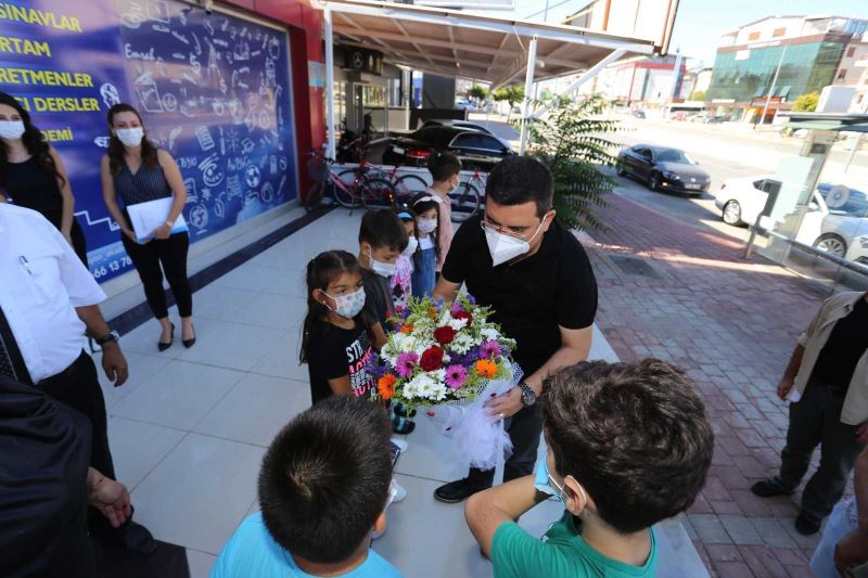 Başkan Tütüncü, gençlere seslendi: “Satranç oynayın, kitap okuyun”
