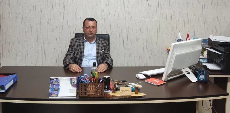 Aşıya akrostiş şiirle dikkat çekti
