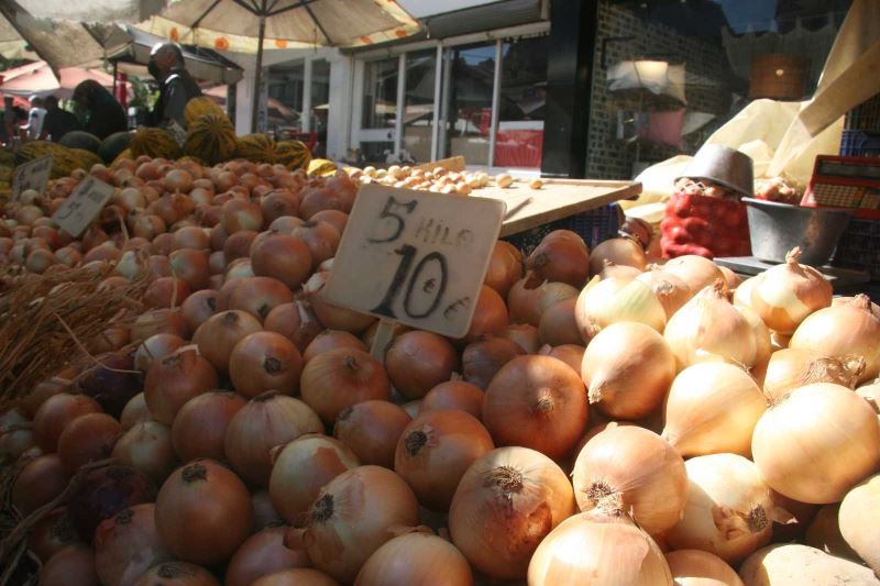 Afyonkarahisar’da sonbahar mevsimi pazar tezgahlarına olumsuz yansıdı
