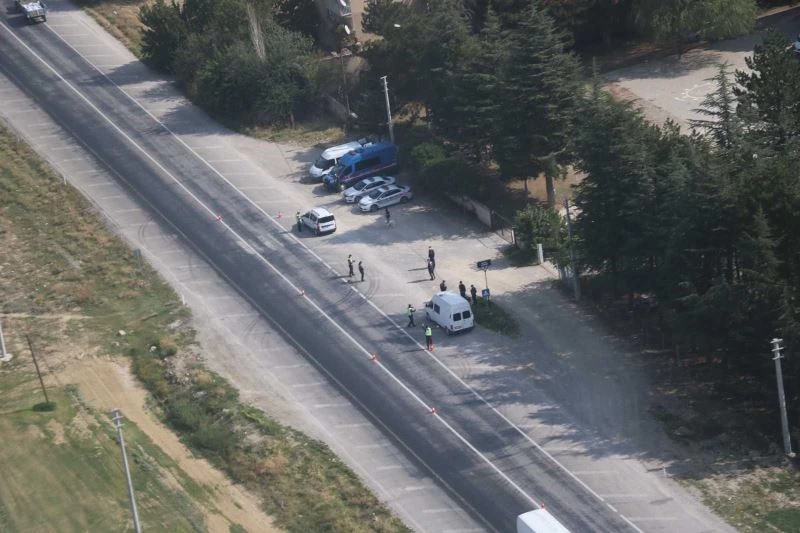 Trafikte kurallara uymayanlar havadan tespit edildi
