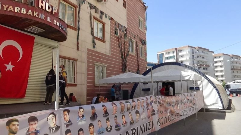 Hacire Akar başlattı, 32 aile çocuğuna kavuştu
