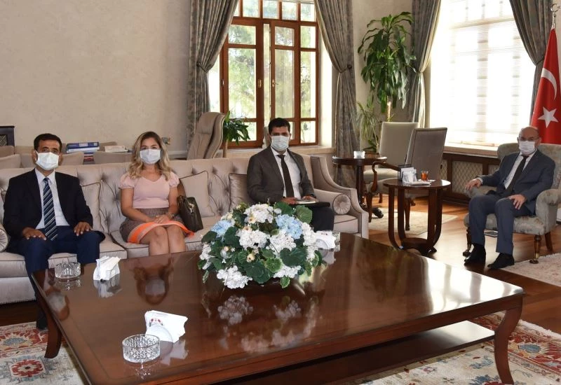 Vali Karadeniz’i TÜBİTAK projeleri hakkında bilgilendirdiler
