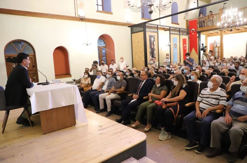 Levent Gültekin Turgutlulu okurlarıyla buluştu
