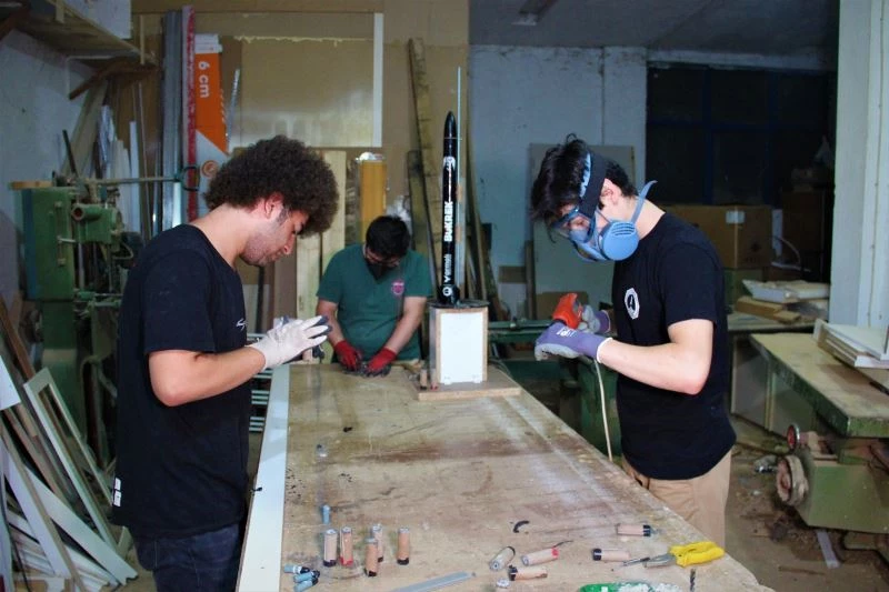 Yarışmacı olarak katılacaklardı, festivalin tüm motorlarını onlar üretti
