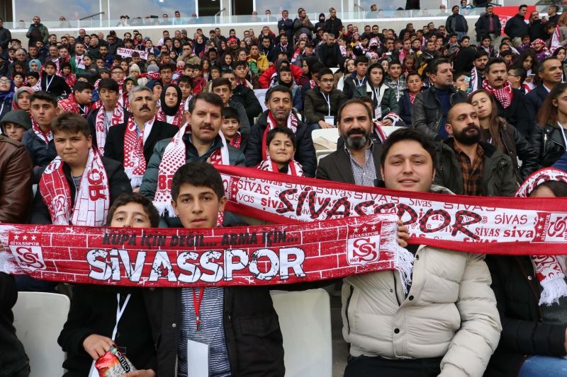 Sivas Valiliği’nden PFDK’nin Sivasspor’a verdiği ceza kararına tepki!
