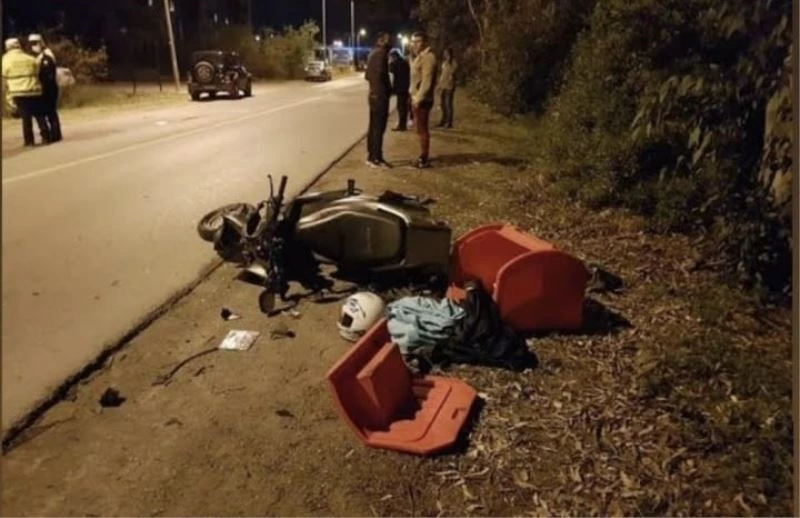 Rögar kapağına çarpıp pikabın altında kalan genç kurye hayatını kaybetti
