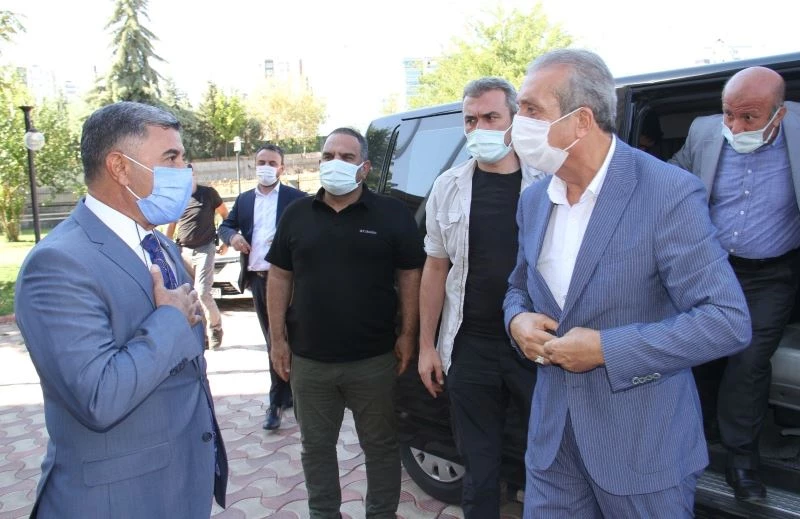 AK Parti Diyarbakır Milletvekili Eker, DTB Başkanı Yeşil ile bir araya geldi

