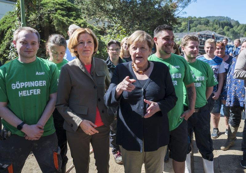 Almanya Başbakanı Merkel’den sel bölgesine ziyaret
