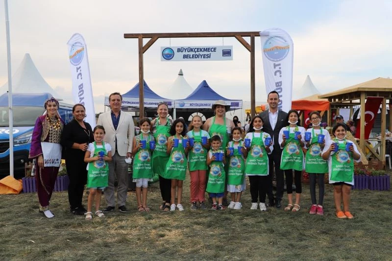 Celaliye bamyası ve Siyez buğdayı Karaevli Tarım Fuarı’nda tanıtıldı
