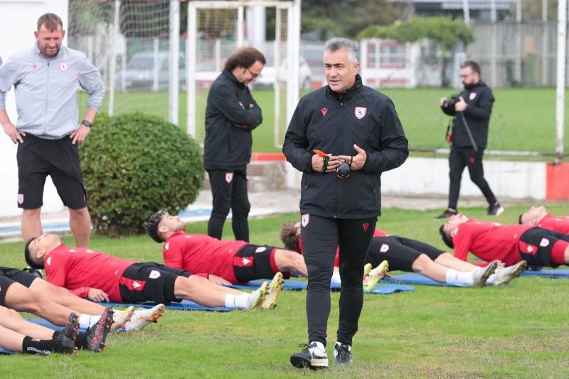 Altıparmak: “Ümraniyespor’u yenip milli araya moralli girmek istiyoruz”
