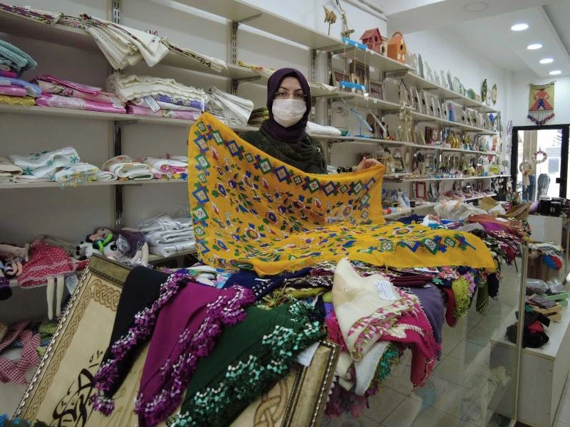 Hanımeli merkezinde kadınlar aile bütçesine katkı sağlıyor
