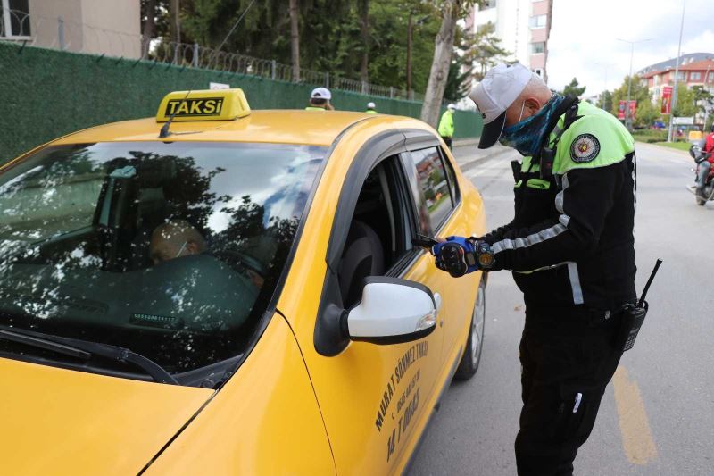 Taksimetre açmayan taksicilere para cezası
