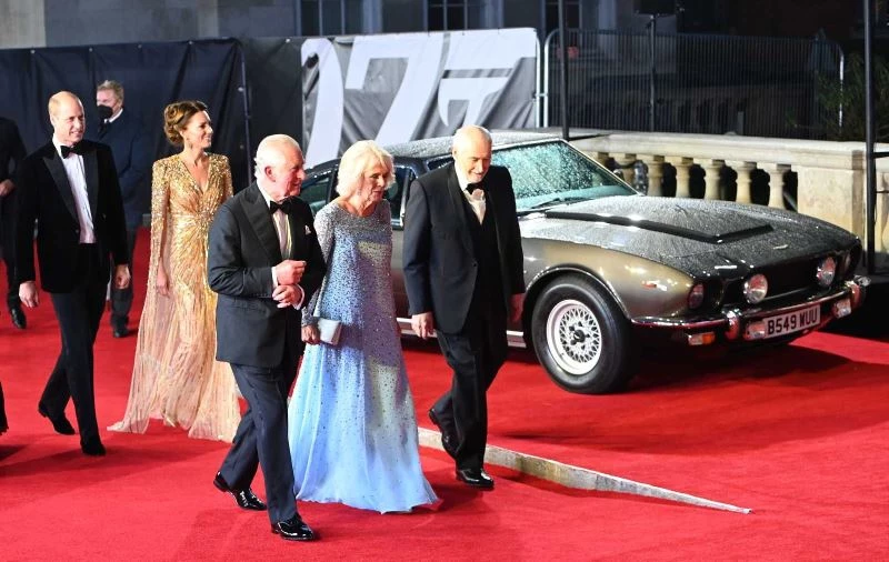 James Bond’un “No Time to Die” galasında Kraliyet rüzgarı esti
