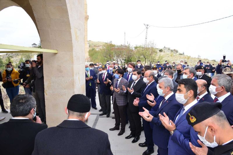 Yunus Emre, Ziyarettepe’de bulunan türbesi başında anıldı
