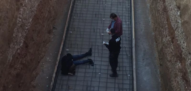 SDÜ kampüsü içinde inşaat çukuruna düşen üniversite öğrencisi hayatını kaybetti
