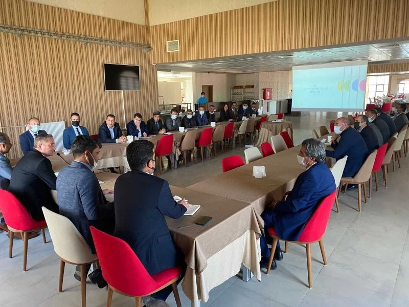 Ağrı’da lise müdürleri ile Seviye Tespit Sınavı sonuçları değerlendirildi
