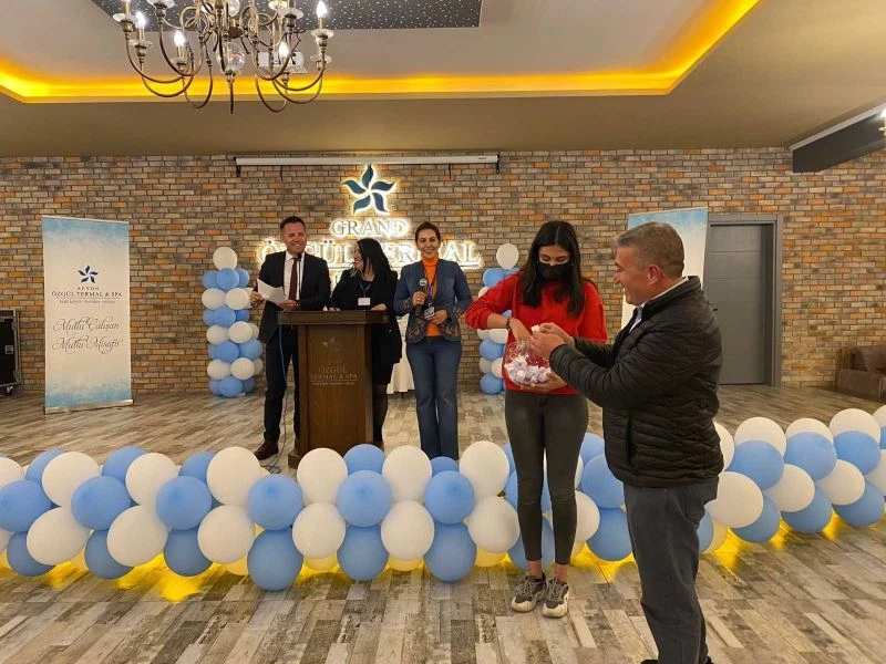 ‘Mutlu çalışan mutlu misafir’ sloganı ile personellere unutulmaz bir gece yaşattılar
