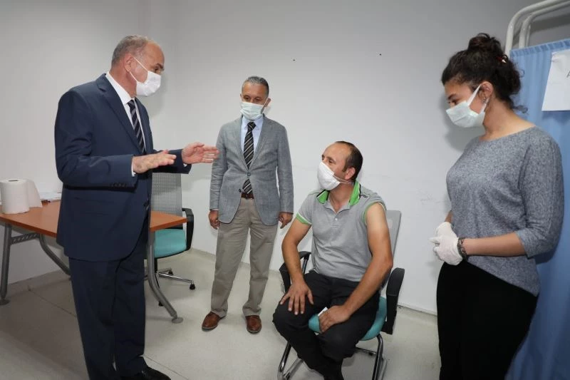 Düzce maviye döndü, Özlü tebrik etti
