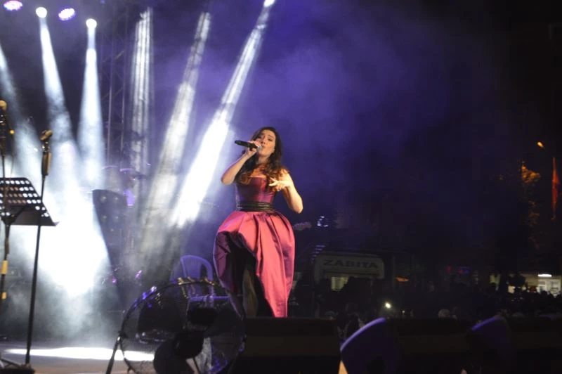 Kütahya Tavşanlı’da Burcu Güneş rüzgarı
