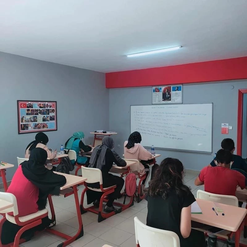 Açı kursta hafta sonu dersleri devam ediyor
