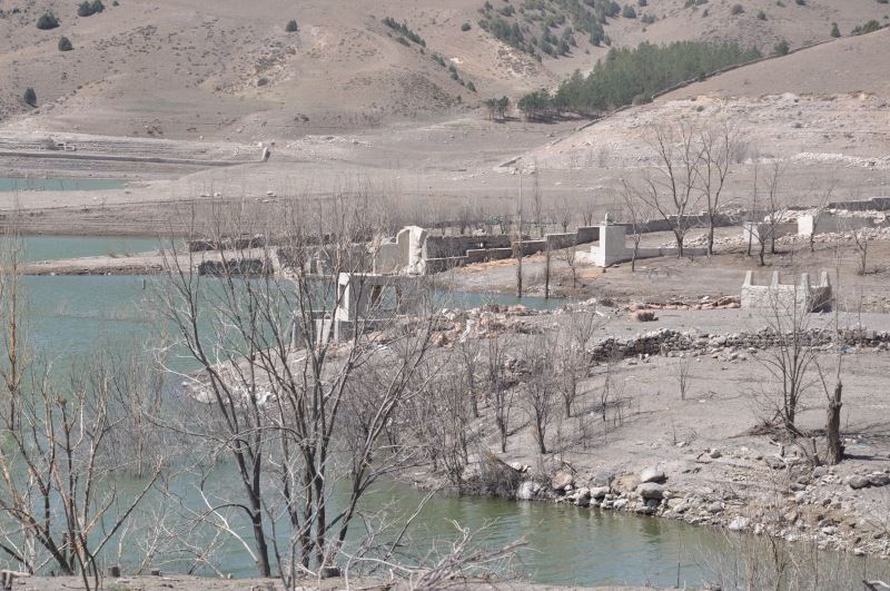 Baraj suları çekildi ‘tarih’ ortaya çıktı
