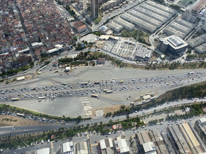 (Özel) İstanbul’da okul dönüşü yoğunluğu polis helikopteriyle denetlendi
