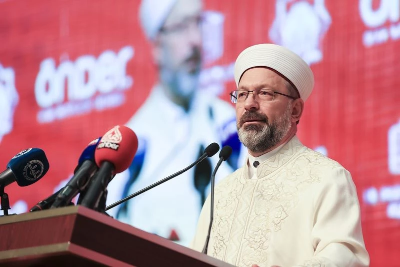 Diyanet İşleri Başkanı Erbaş: “Yeniden uyanış ve diriliş için cehaletle savaşmalıyız”
