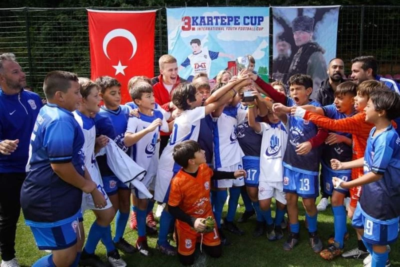 Urla Belediyesi Spor Kulübü’nden U12 ve U14’te kupa
