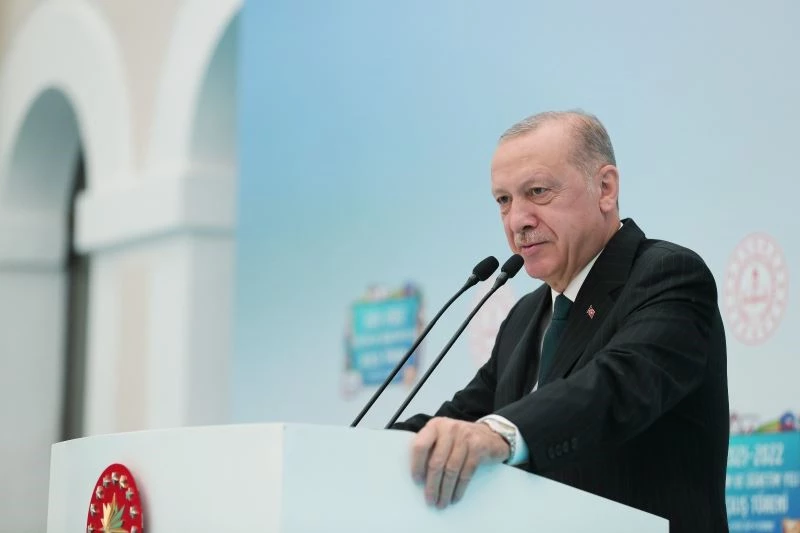 Cumhurbaşkanı Erdoğan: “Yüz yüze eğitimi devam ettirmekte kararlıyız”
