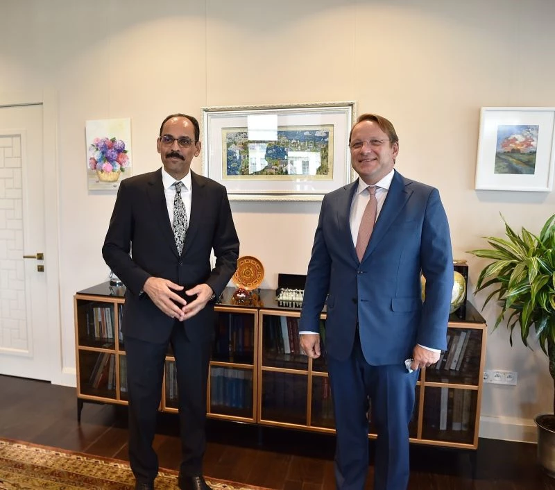 Sözcü İbrahim Kalın, AB Komşuluk ve Genişleme Komiseri ile görüştü
