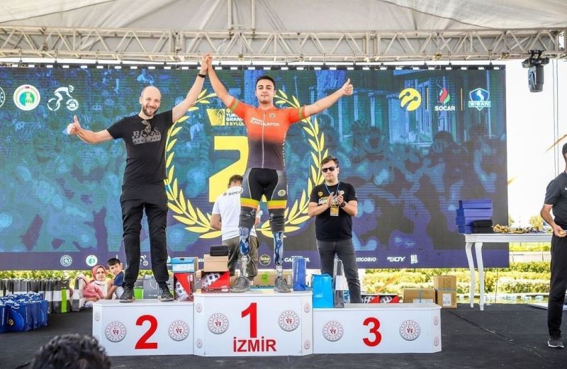 Aytemiz Alanyaspor Bisiklet Takımı, İzmir’den madalya ile döndü
