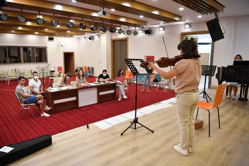 Konyaaltı Belediyesi Müzik Akademisi’ne 405 başvuru
