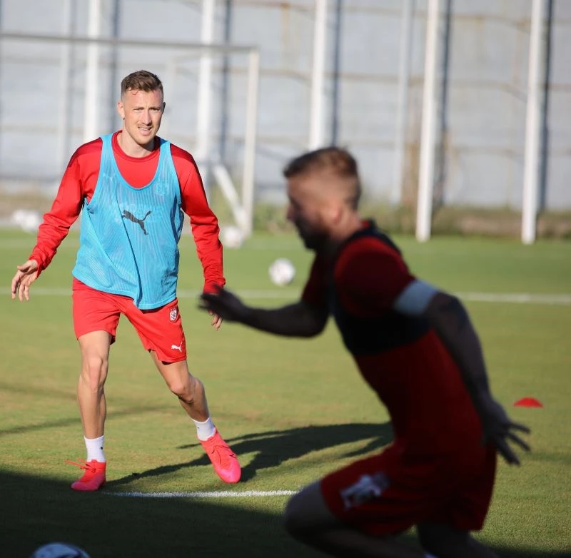 Sivasspor’un yeni transferi Fredrik Ulvestad ilk idmanına çıktı
