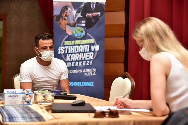 Tuzla’da yılın ilk 8 ayında 6 bin 500 kişi işe yönlendirildi
