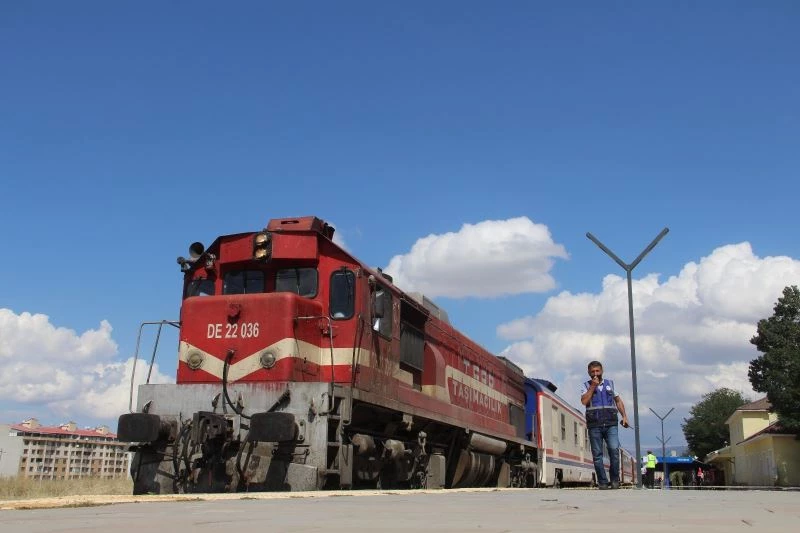 Şehirlerarası yolculukta yeni dönem başladı, masalsı yolculuğu tercih edenlere aşı kartı soruldu
