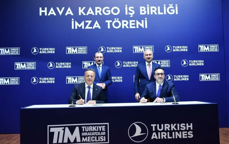 Bakan Karaismailoğlu: “Tek amacımız ihracatta pazara hükmedecek 32 ülkedeki 46 destinasyona yüzde 35 indirimli olarak ulaştırmak”
