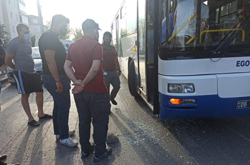 Otobüste bayılan yolcuyu hastaneye yetiştiren şoför silahlı saldırıya uğradı
