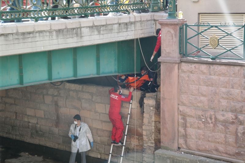 Eskişehir’de köprü altındaki cesedin ’Recep Dayı’ya ait olduğu iddiası
