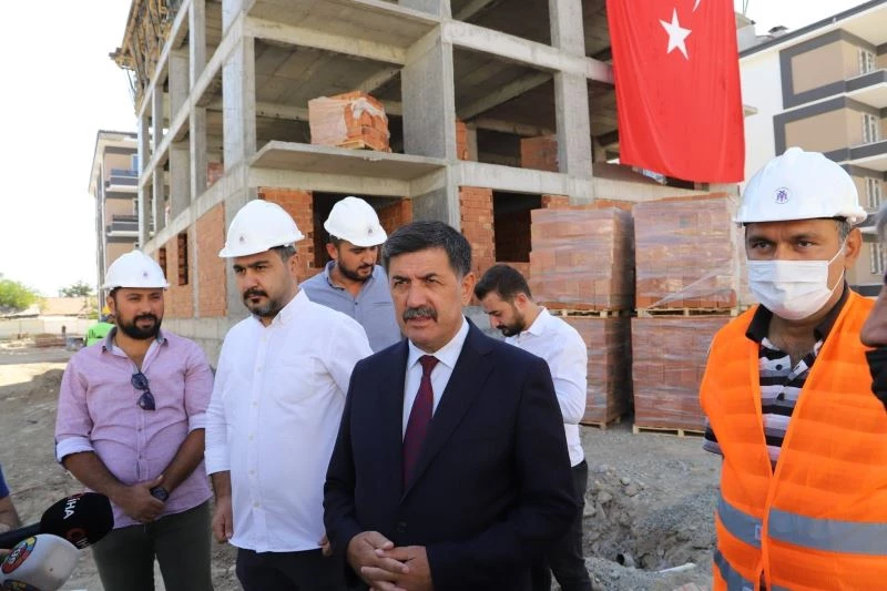 Erzincan’da kentsel dönüşüm projesi 1. etapta yer alan konutların son betonu dökülüp kura tarihleri belli oldu
