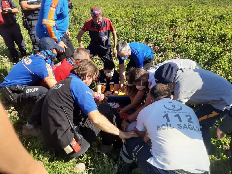 Hasandağı’ndan havalanan paraşütçü Niğde’de patates tarlasına düştü
